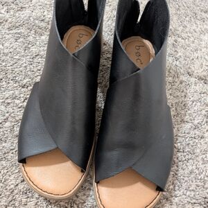 Born b.o.c. Women's Black Sandals